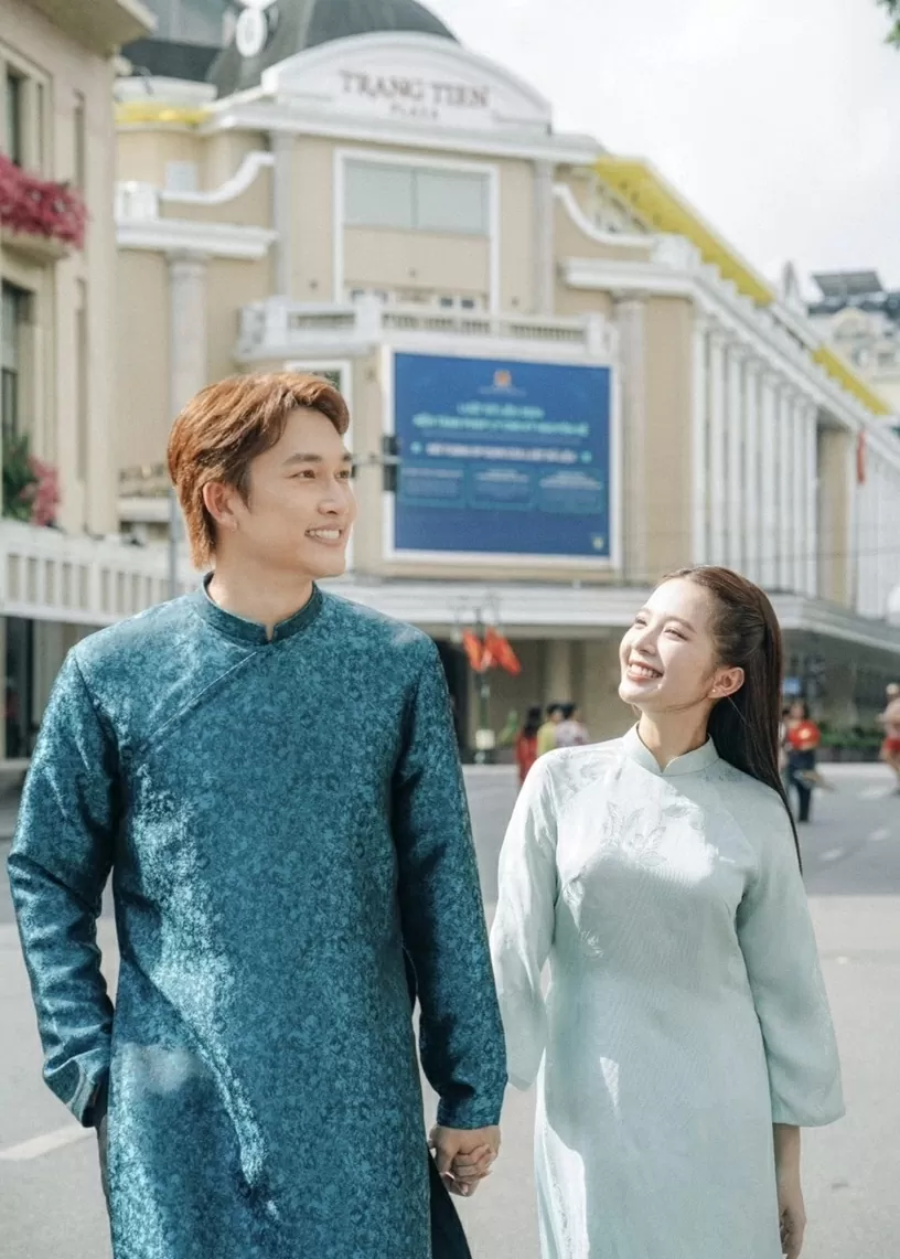 Bộ ảnh cưới hòa mình vào Thu Hà Nội của cặp diễn viên Đình Tú - Ngọc Huyền