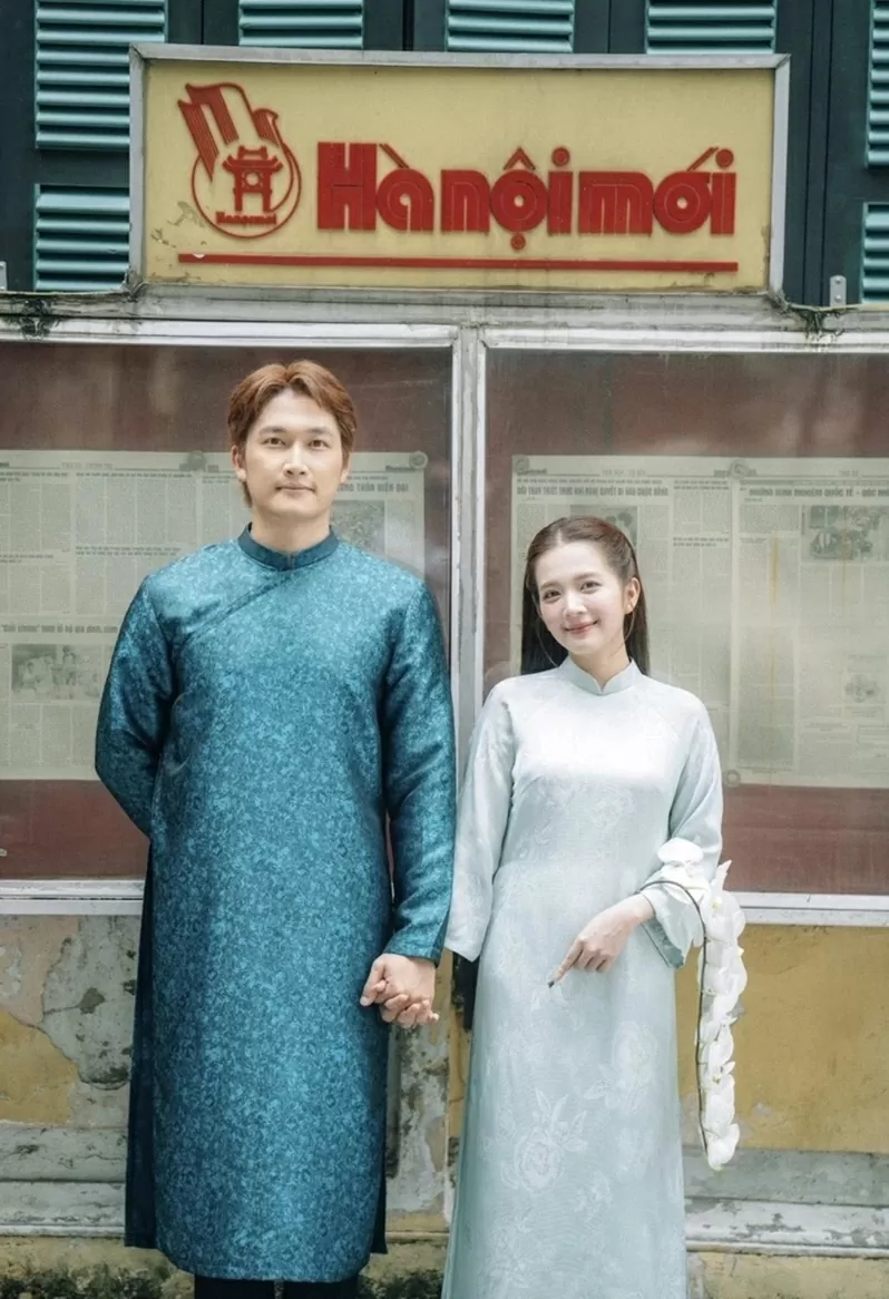 Bộ ảnh cưới hòa mình vào Thu Hà Nội của cặp diễn viên Đình Tú - Ngọc Huyền