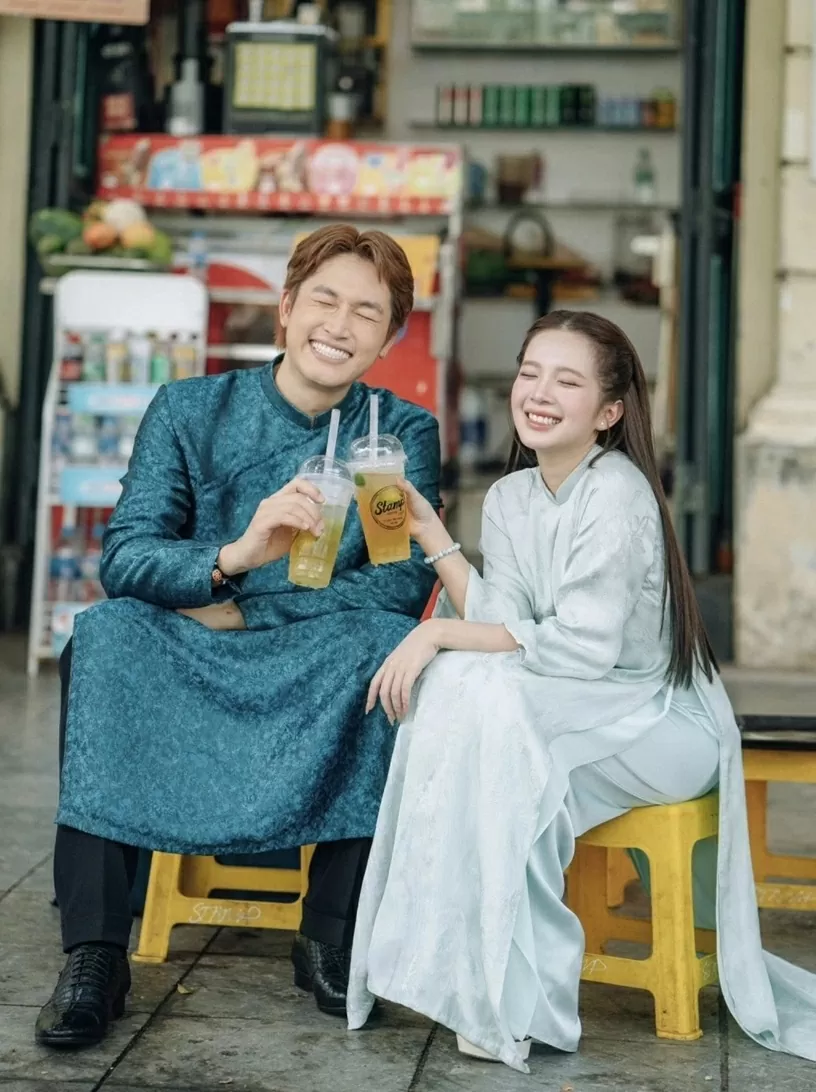 Bộ ảnh cưới hòa mình vào Thu Hà Nội của cặp diễn viên Đình Tú - Ngọc Huyền