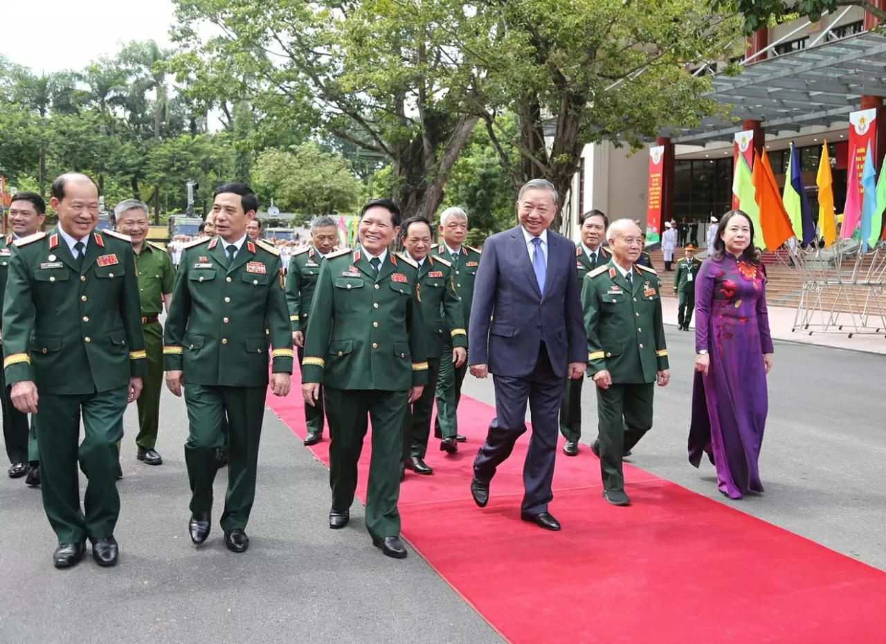 Chiều 24/9, tại Bộ Quốc phòng, số 7 Nguyễn Tri Phương, Tổng Bí thư Tô Lâm và Phó Chủ tịch nước Võ Thị Ánh Xuân dự Đại hội Thi đua Quyết thắng toàn quân lần thứ XI, giain đoạn 2020-2025. (Ảnh: Thành Long) Chiều 24/9, tại Bộ Quốc phòng, số 7 Nguyễn Tri Phương, Tổng Bí thư Tô Lâm và Phó Chủ tịch nước Võ Thị Ánh Xuân dự Đại hội Thi đua Quyết thắng toàn quân lần thứ XI, giain đoạn 2020-2025. (Ảnh: Thành Long)