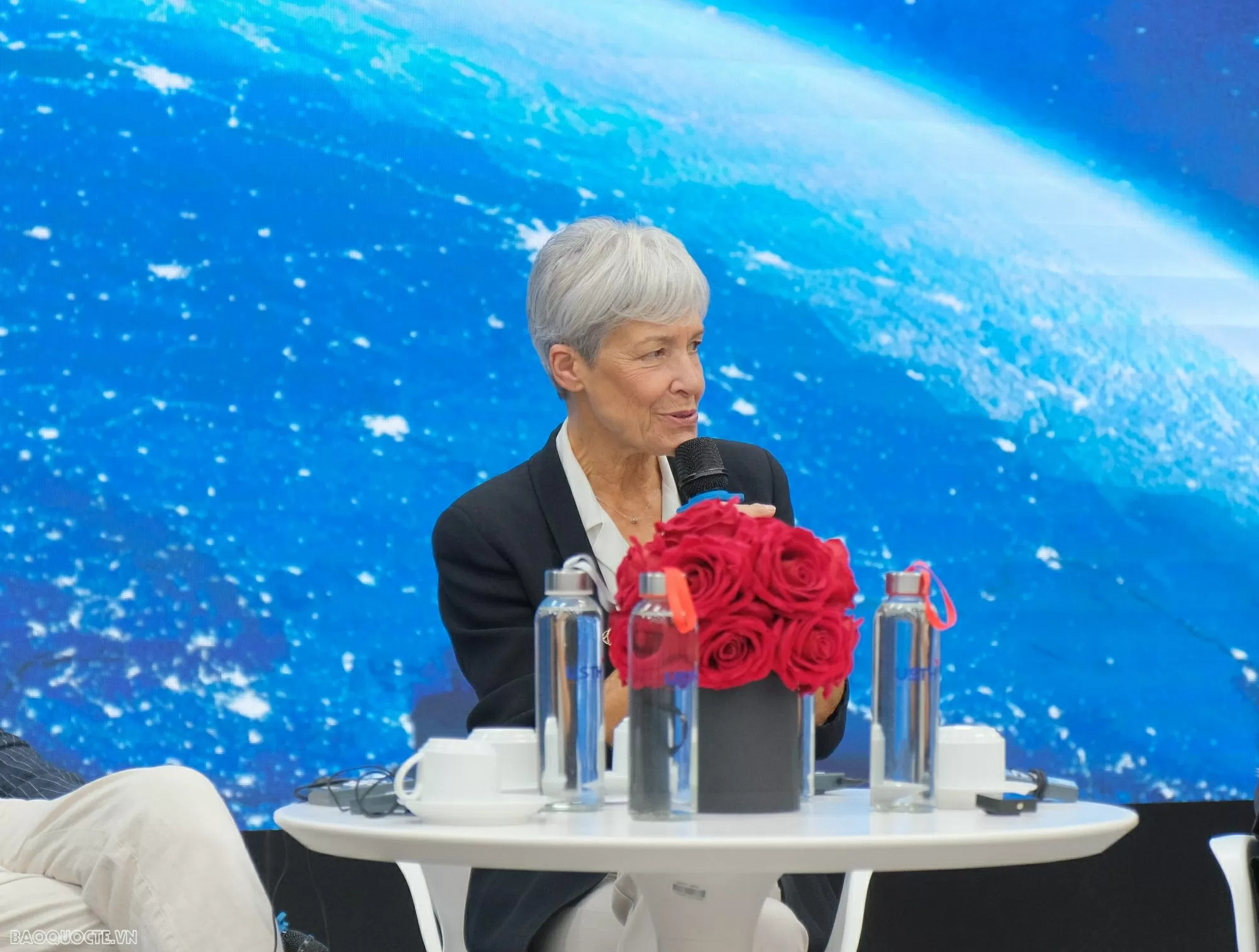 Hành trình chạm tới vũ trụ: Sáng tạo và gắn kết hợp tác Việt-Pháp