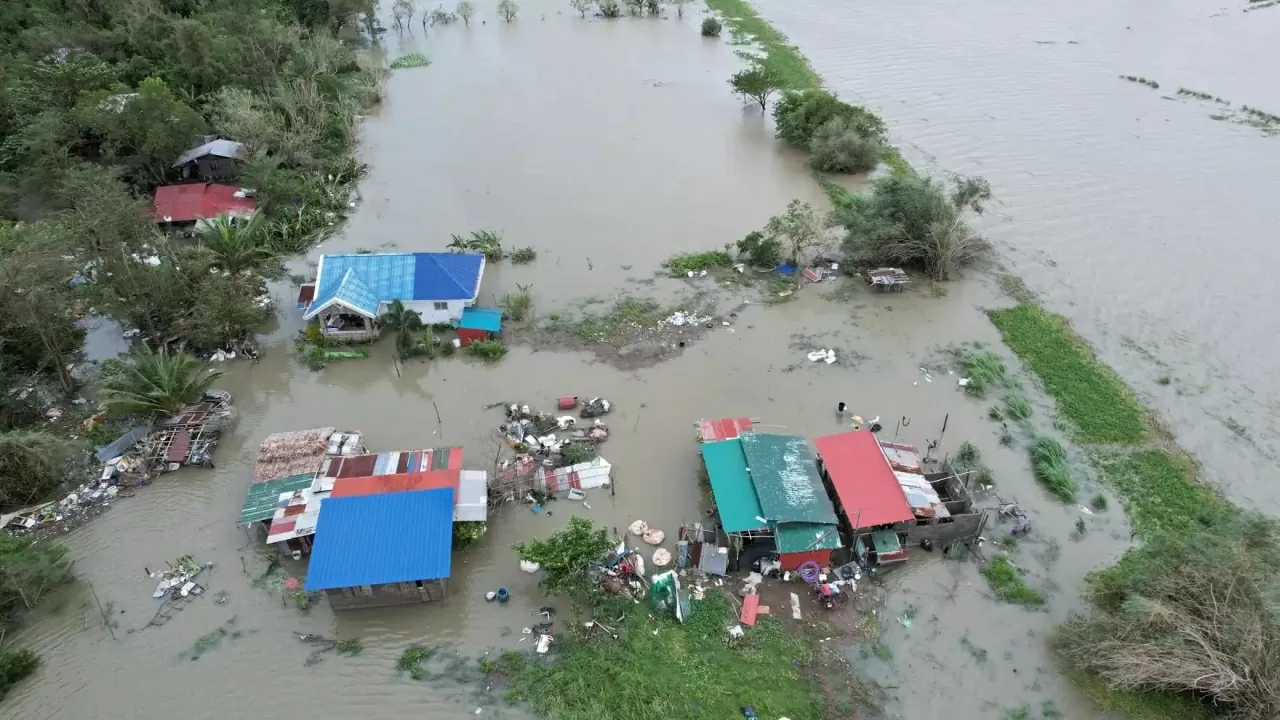 Hình ảnh siêu bão Ragasa càn quét Philippines  và Trung Quốc