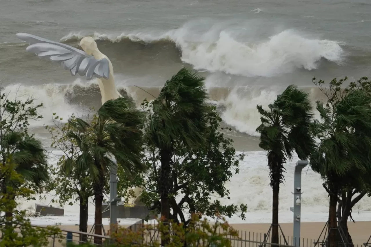 Hình ảnh siêu bão Ragasa càn quét Philippines  và Trung Quốc