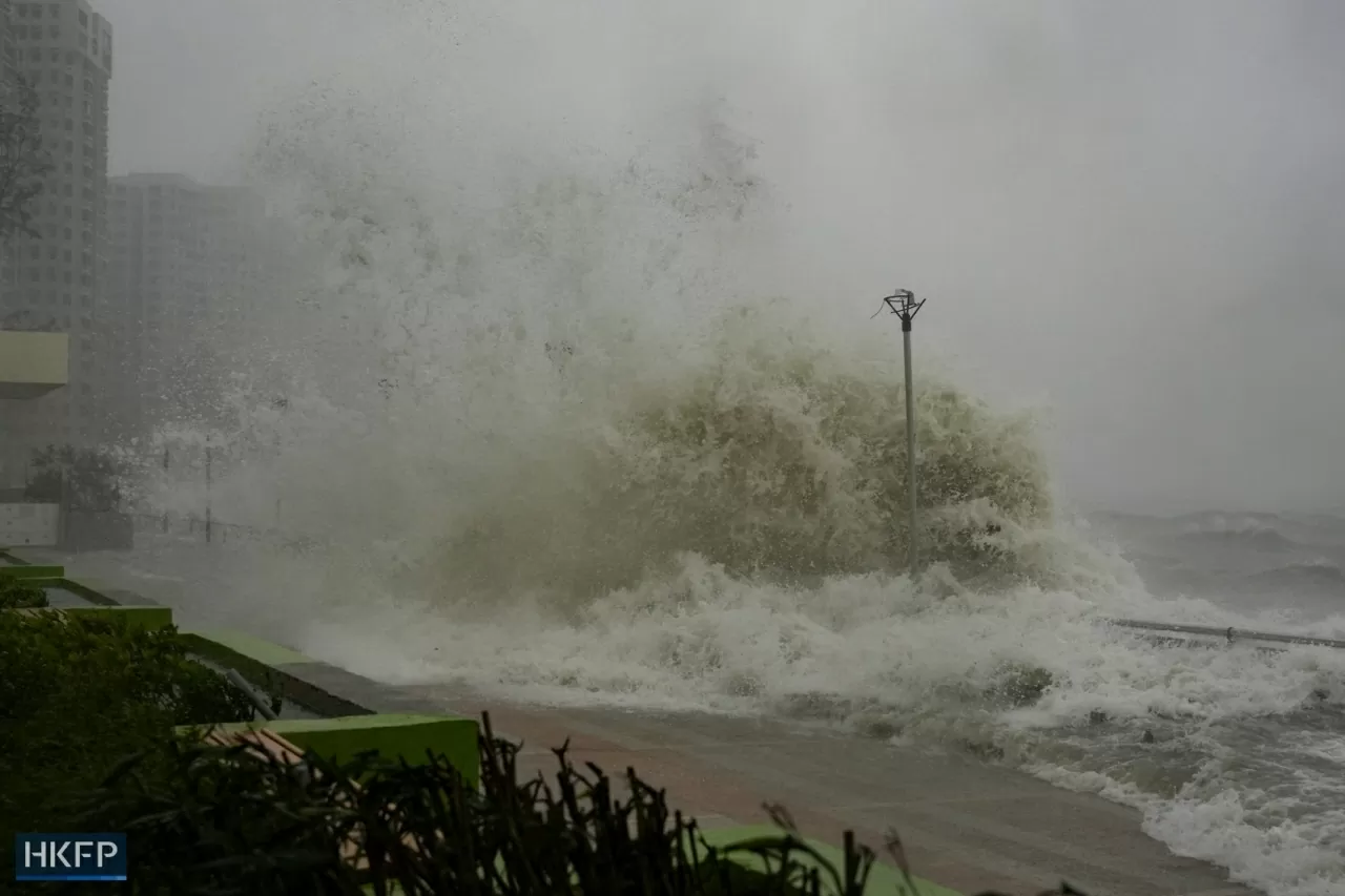 Hình ảnh siêu bão Ragasa càn quét Philippines và Trung Quốc Hình ảnh siêu bão Ragasa càn quét Philippines và Trung Quốc