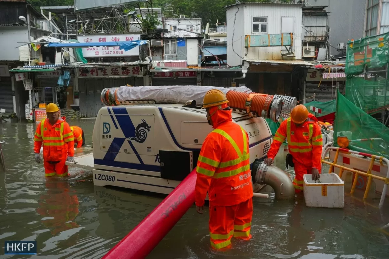 Hình ảnh siêu bão Ragasa càn quét Philippines và Trung Quốc Hình ảnh siêu bão Ragasa càn quét Philippines và Trung Quốc