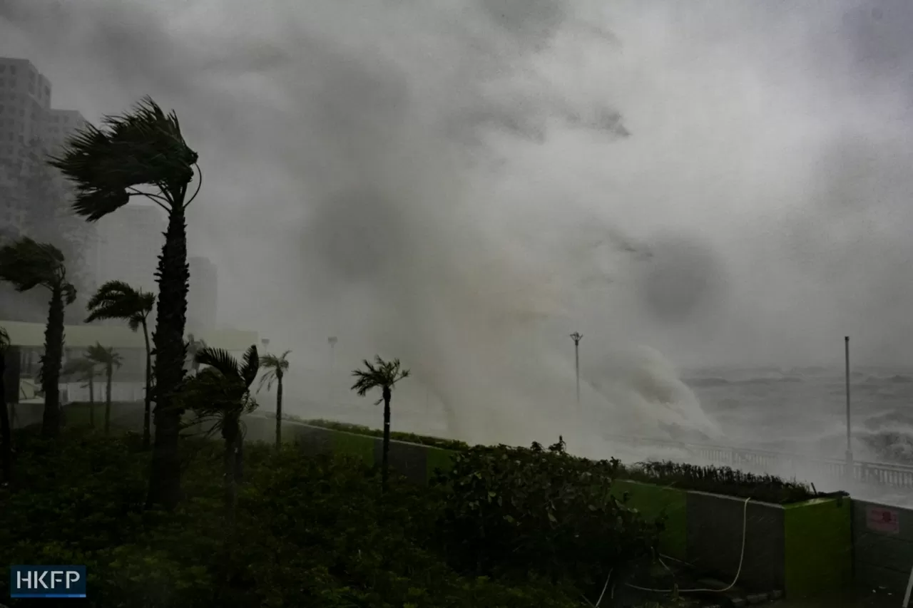 Hình ảnh siêu bão Ragasa càn quét Philippines và Trung Quốc Hình ảnh siêu bão Ragasa càn quét Philippines và Trung Quốc