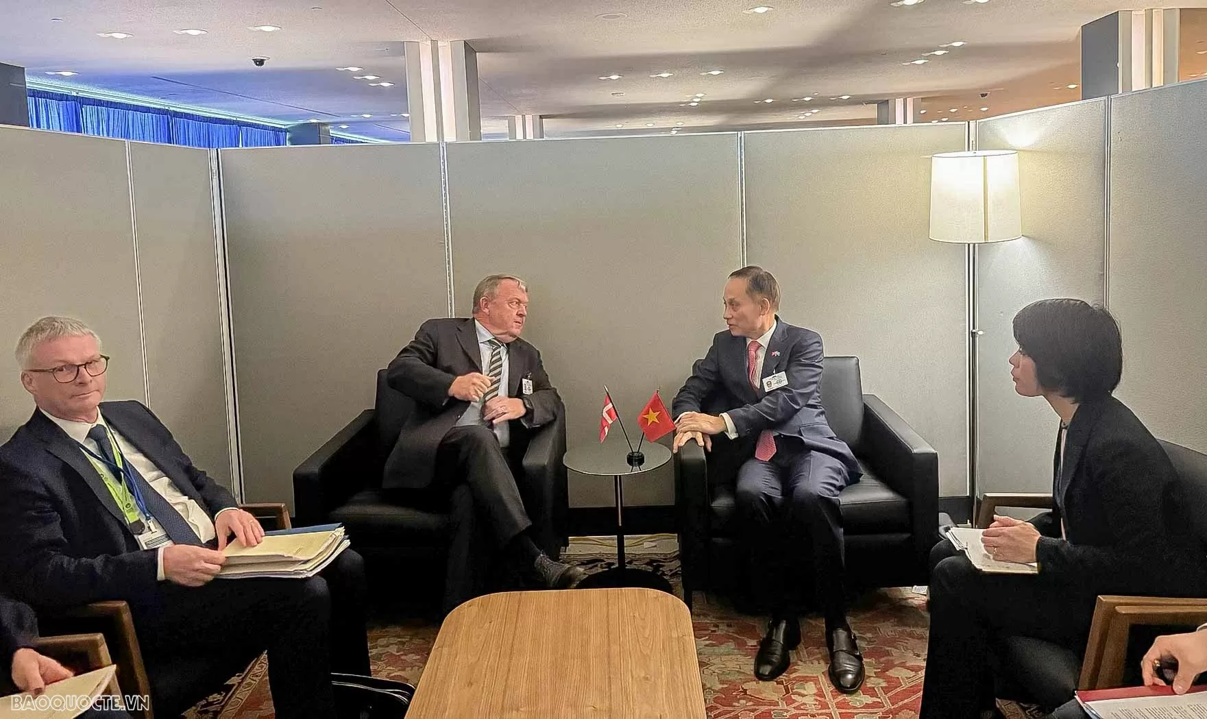 Quyền Bộ trưởng Lê Hoài Trung gặp Bộ trưởng Ngoại giao Đan Mạch Quyền Bộ trưởng Lê Hoài Trung gặp Bộ trưởng Ngoại giao Đan Mạch