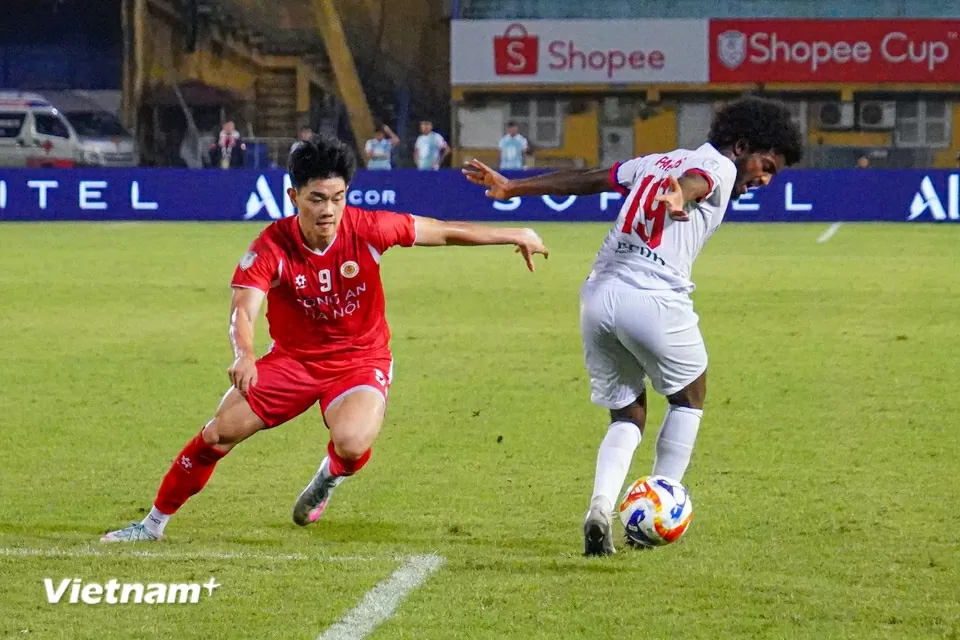 Shopee Cup 2025/26: Hậu vệ Cao Pendant Quang Vinh ghi bàn, CLB Công an Hà Nội thắng nhẹ Cebu FC Shopee Cup 2025/26: Hậu vệ Cao Pendant Quang Vinh ghi bàn, CLB Công an Hà Nội thắng nhẹ Cebu FC