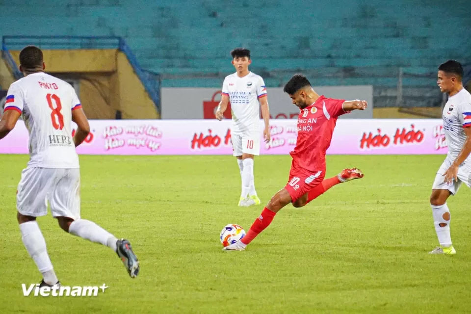 Shopee Cup 2025/26: Hậu vệ Cao Pendant Quang Vinh ghi bàn, CLB Công an Hà Nội thắng nhẹ  Cebu FC