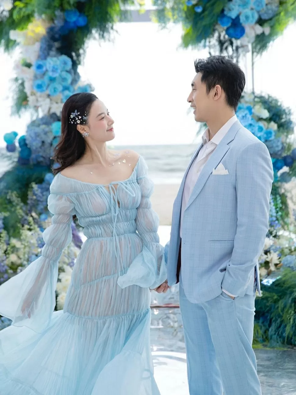 thời trang diễn viên Midu