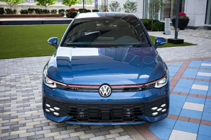 Giá xe Volkswagen Golf dự kiến từ 798 triệu đến 1,898 tỷ đồng.