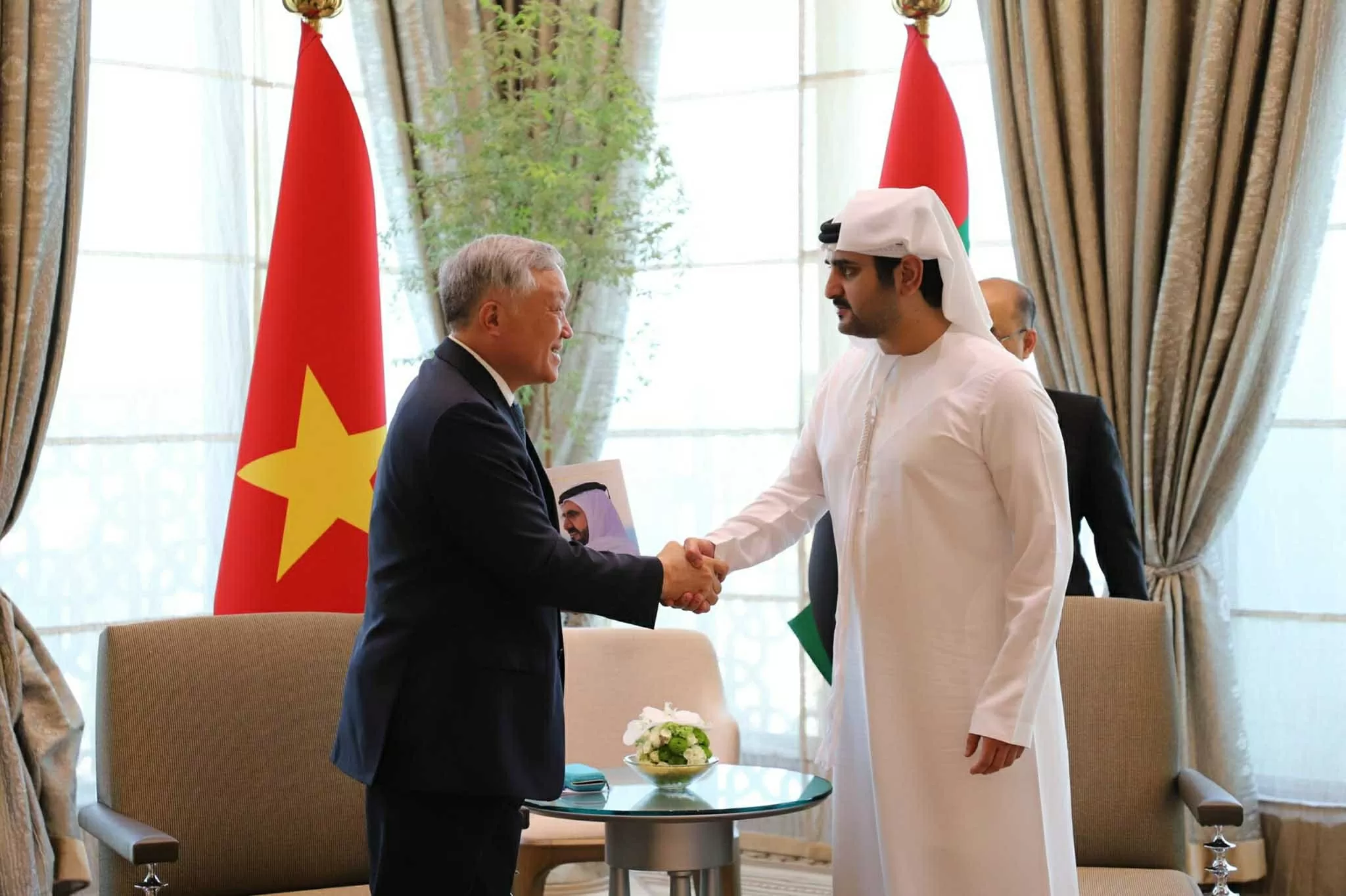 Phó Thủ tướng Thường trực Nguyễn Hòa Bình hội đàm với Phó Thủ tướng, Bộ trưởng Tài chính UAE Phó Thủ tướng Thường trực Nguyễn Hòa Bình hội đàm với Phó Thủ tướng, Bộ trưởng Tài chính UAE