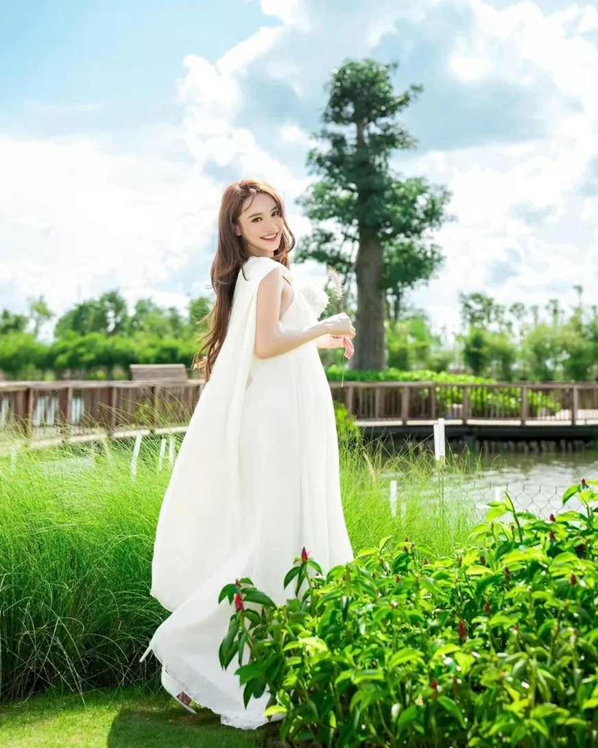 Thời trang diễn viên Nhã Phương