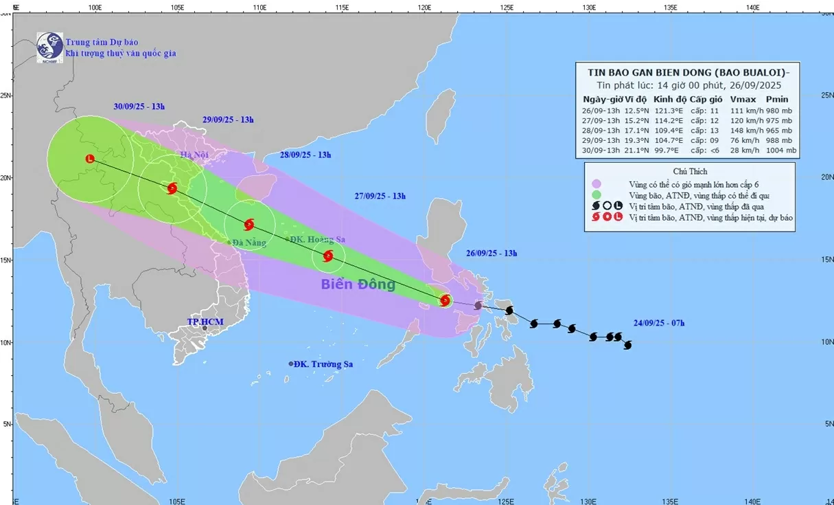 Bão Bualoi trên khu vực miền Trung Philippines, sẽ vào Biển Đông, cường độ mạnh lên giật cấp 15. (Nguồn: NCHMF) Bão Bualoi trên khu vực miền Trung Philippines, sẽ vào Biển Đông, cường độ mạnh lên giật cấp 15. (Nguồn: NCHMF)