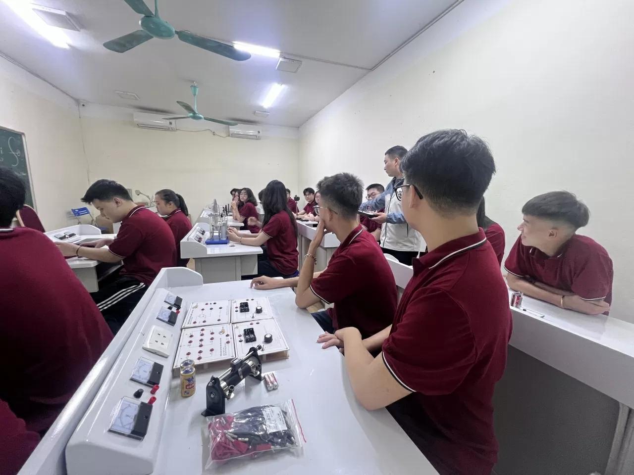 TS. Nguyễn Tùng Lâm: Cần giáo dục học sinh trở thành công dân có trách nhiệm