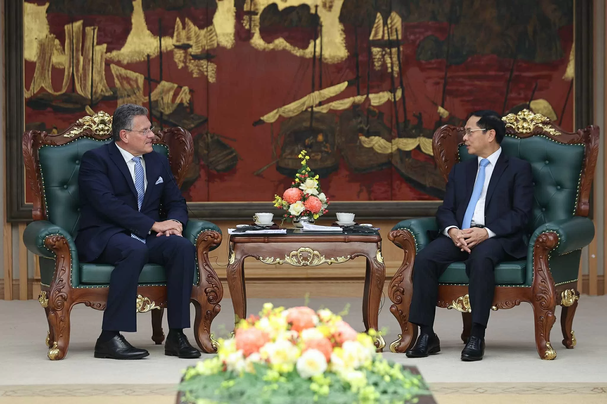Phó Thủ tướng Bùi Thanh Sơn tiếp Cao uỷ Thương mại và an ninh kinh tế EU