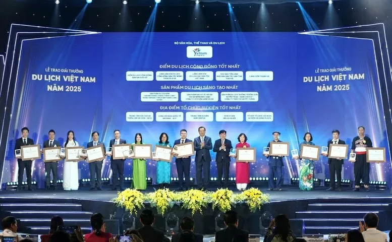 Giải thưởng Du lịch Việt Nam 2025 vinh danh 113 doanh nghiệp, đơn vị tiêu biểu Giải thưởng Du lịch Việt Nam năm 2025 vinh danh 113 doanh nghiệp, đơn vị tiêu biểu