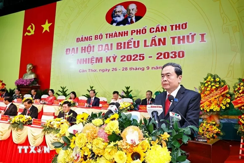 Cần Thơ hướng tới mục tiêu trở thành trung tâm phát triển kinh tế, văn hóa, công nghệ vùng Đồng bằng sông Cửu Long Cần Thơ hướng tới mục tiêu trở thành trung tâm phát triển kinh tế, văn hóa, công nghệ vùng Đồng bằng sông Cửu Long