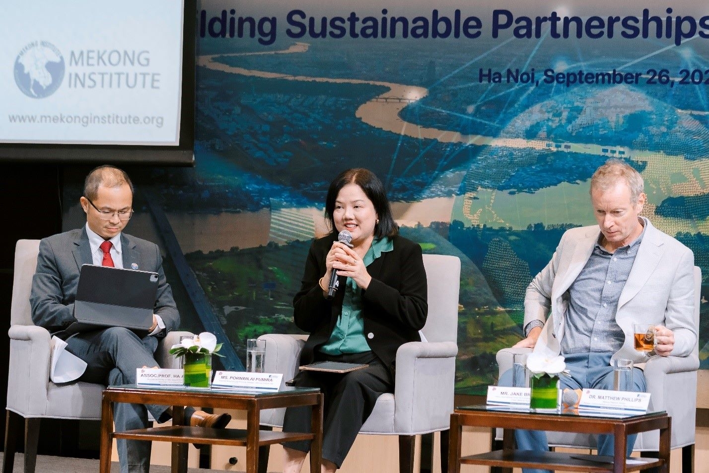 Các phiên thảo luận tại Diễn đàn