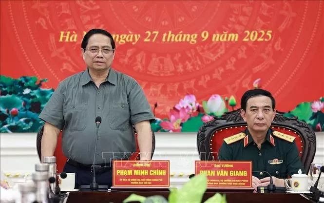 Thủ tướng Phạm Minh Chính làm việc với lãnh đạo Quân uỷ Trung ương, Bộ Quốc phòng về phát triển công nghiệp quốc phòng. Ảnh: Dương Giang/TTXVN