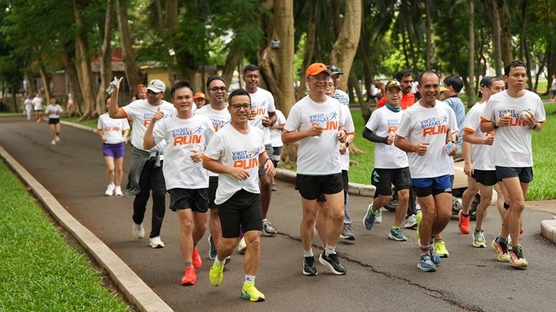 Hơn 200 người tham dự Giải chạy Viksit Bharat 2025