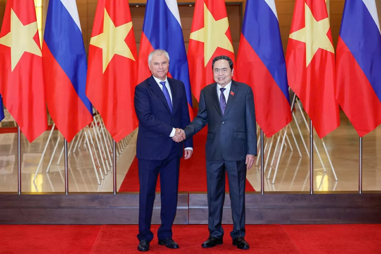 Chủ tịch Quốc hội Trần Thanh Mẫn chủ trì lễ đón và hội đàm với Chủ tịch Duma Quốc gia Quốc hội Liên bang Nga Vyacheslav Volodin.