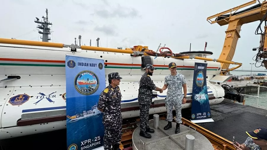 Tàu ngầm Ấn Độ đạt thành tựu lịch sử, lần đầu ghép nối thành công với tàu nước ngoài ở Biển Đông