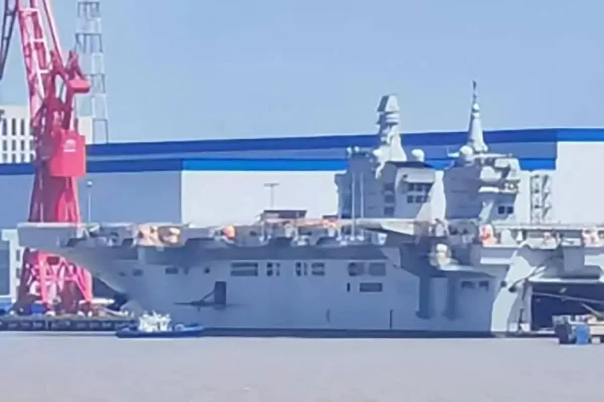 Hé lộ hình ảnh về tàu sân bay không người lái đầu tiên của Trung Quốc