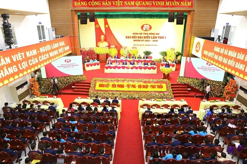 Quang cảnh Đại hội đại biểu Đảng bộ tỉnh Đồng Nai lần thứ I. (Ảnh: Mạnh Thắng) Quang cảnh Đại hội đại biểu Đảng bộ tỉnh Đồng Nai lần thứ I. (Ảnh: Mạnh Thắng)