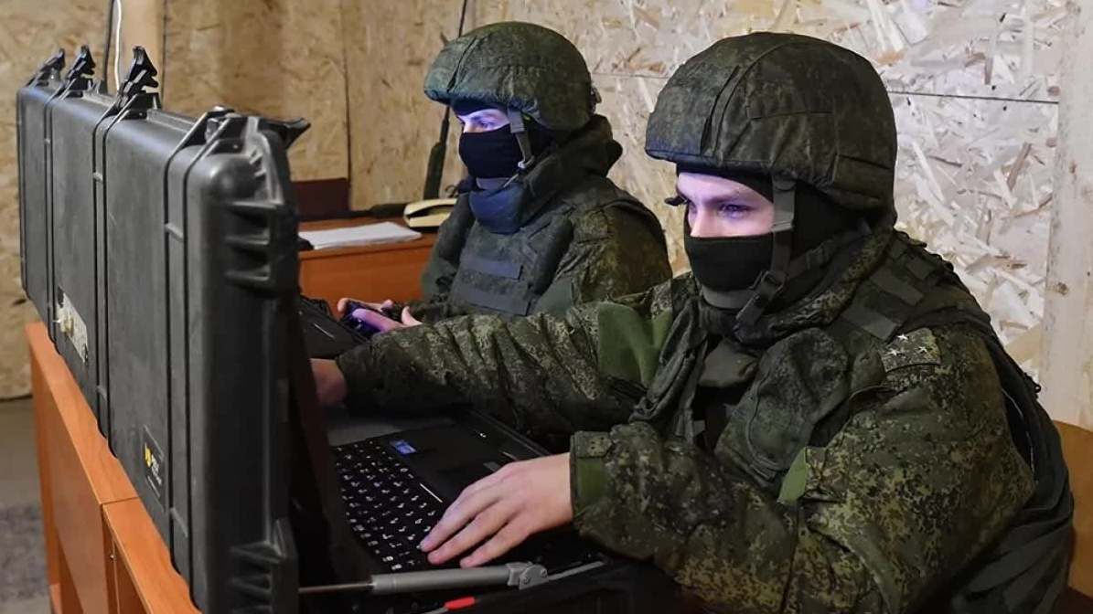 nga phat trien doi quan uav tu bong toi