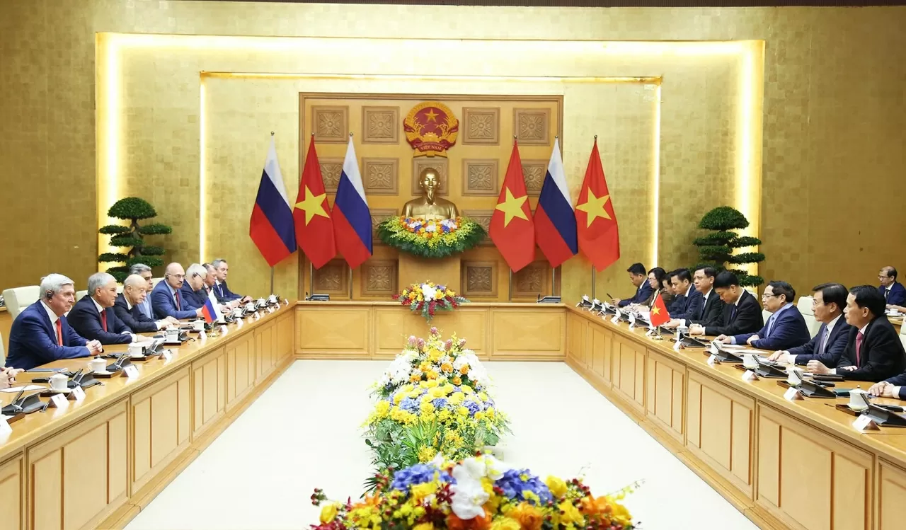 Toàn cảnh buổi làm việc giữa Thủ tướng Chính phủ Phạm Minh Chính cùng Chủ tịch Duma Quốc gia Nga Vyacheslav Volodin. (Ảnh: Thành Long)