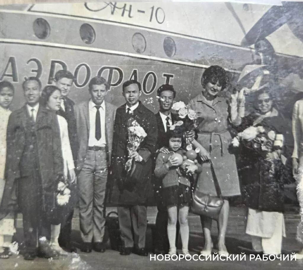 Người Nga và người Việt – hữu nghị muôn đời! Người Nga và người Việt – hữu nghị muôn đời!