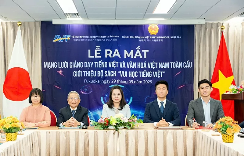 Ra mắt Mạng lưới Giảng dạy tiếng Việt và Văn hoá Việt Nam toàn cầu & Giới thiệu bộ sách “Vui học tiếng Việt” tại Fukuoka Ra mắt Mạng lưới Giảng dạy tiếng Việt và Văn hoá Việt Nam toàn cầu & giới thiệu bộ sách 'Vui học tiếng Việt' tại Fukuoka