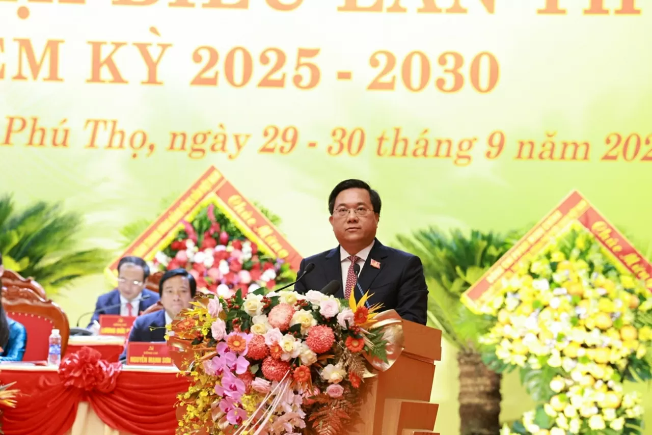 Chủ tịch UBND tỉnh Phú Thọ Trần Duy Đông phát biểu tại Đại hội.