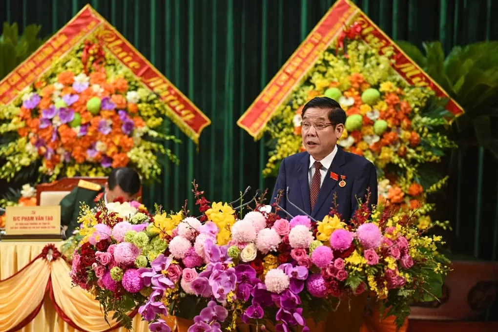 Đồng chí Nguyễn Văn Gấu, Ủy viên Trung ương Đảng, Bí thư Tỉnh ủy Bắc Ninh trình bày diễn văn khai mạc