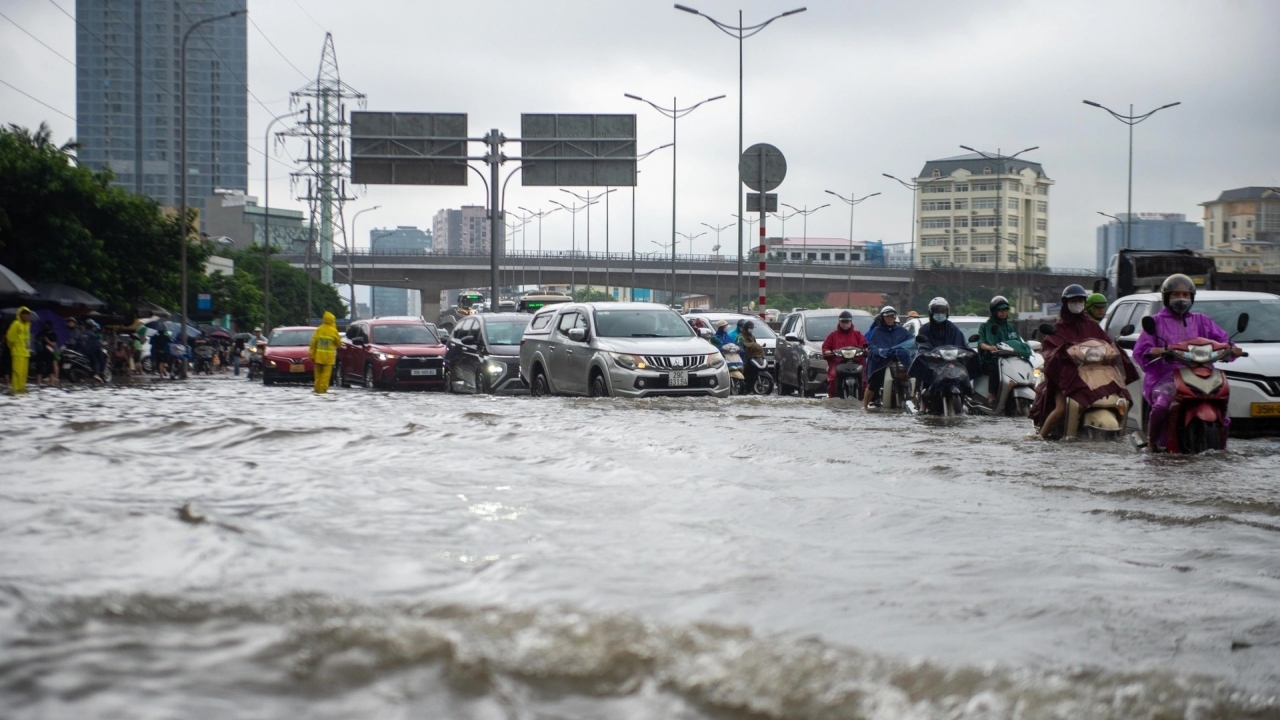 Hà Nội mưa lớn, dự báo những điểm ngập úng