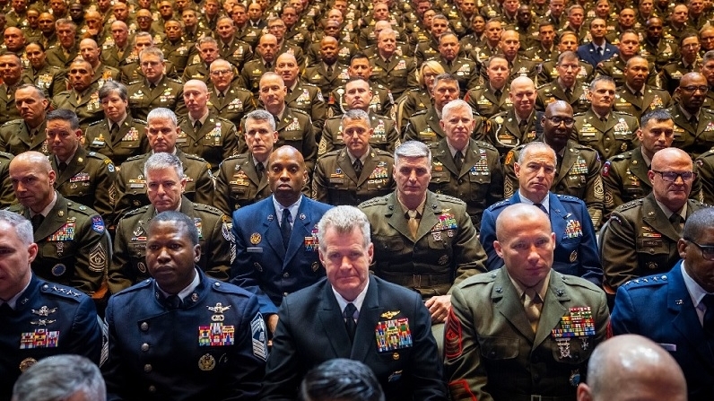 Hàng trăm tướng Mỹ họp bất thường: Lầu Năm Góc tuyên bố 'sứ mệnh duy nhất' của Bộ Chiến tranh, quân nhân nữ chịu tiêu chuẩn khắt khe