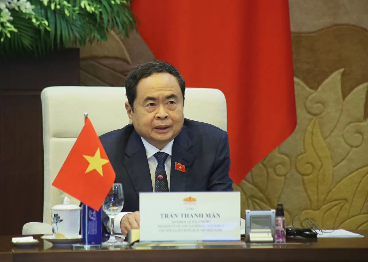 Chủ tịch Quốc hội Trần Thanh Mẫn phát biểu khai mạc Phiên họp. (Ảnh: Thành Long) Chủ tịch Quốc hội Trần Thanh Mẫn phát biểu khai mạc Phiên họp. (Ảnh: Thành Long)