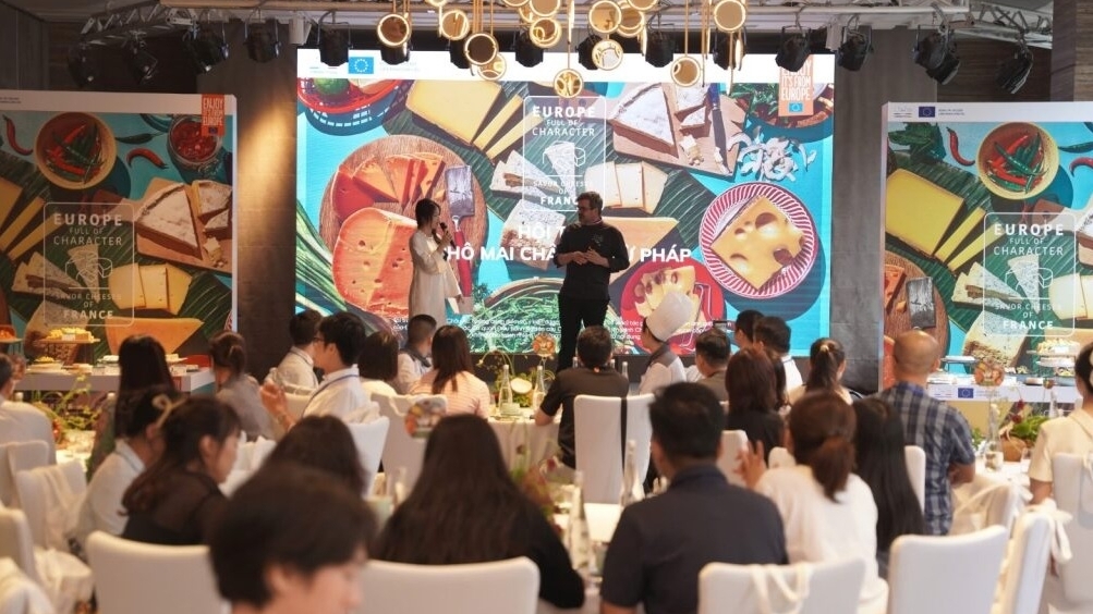 Khám phá tinh hoa ẩm thực Pháp qua nghệ thuật làm phô mai