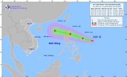 Áp thấp nhiệt đới gần Biển Đông có khả năng mạnh thành bão, di chuyển trên vùng biển phía Đông đảo Luzon (Philippines)