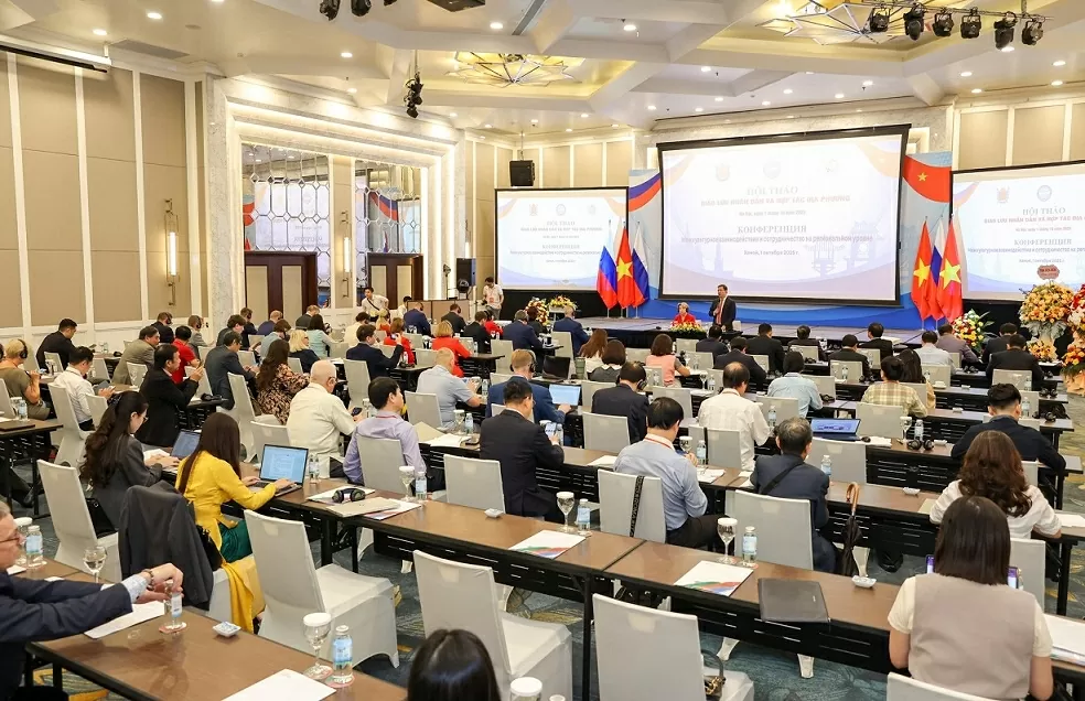Diễn đàn nhân dân Việt-Nga lần thứ nhất thành công tốt đẹp Diễn đàn nhân dân Việt-Nga lần thứ nhất thành công tốt đẹp
