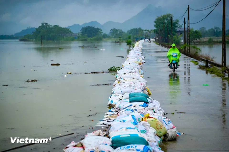 Hà Nội: Nước sông Bùi dâng cao
