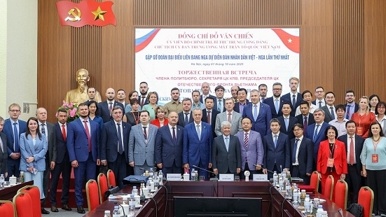 Gặp gỡ đoàn đại biểu Liên bang Nga tham dự Diễn đàn nhân dân Việt-Nga lần thứ nhất