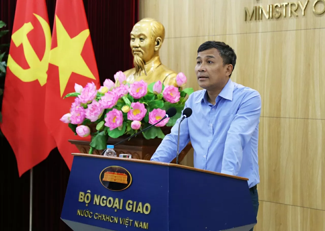 Phó Bí thư Đảng ủy, Thứ trường thường trực Ngoại giao Nguyễn Minh Vũ phát biểu khai mạc Hội nghị. (Ảnh: Thành Long)