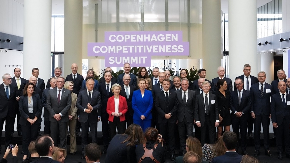 hoi nghi thuong dinh khong chinh thuc eu thao luan xay buc tuong uav tong thong phap hoai nghi