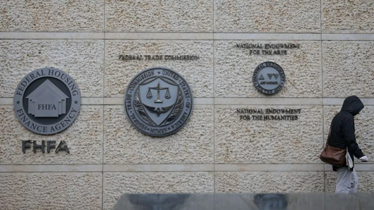 Nhà Trắng sa thải nhiều thành viên trong một hội đồng quốc gia