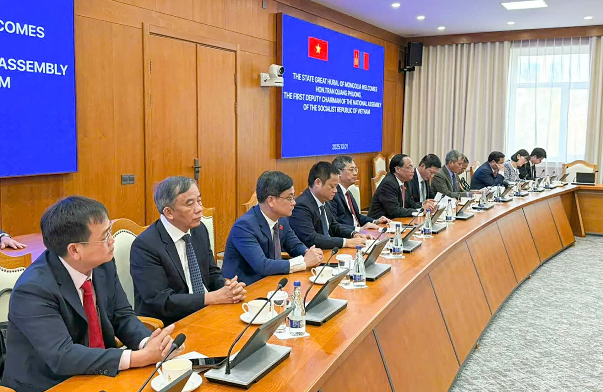 Phó Chủ tịch Quốc hội Trần Quang Phương hội kiến Chủ tịch Quốc hội Mông Cổ