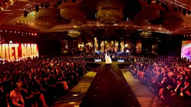 Hai nhà thiết kế Việt ghi dấu ấn tại Tuần lễ Thời trang Paris Xuân-Hè 2026 Hai nhà thiết kế Việt ghi dấu ấn tại Tuần lễ Thời trang Paris Xuân-Hè 2026