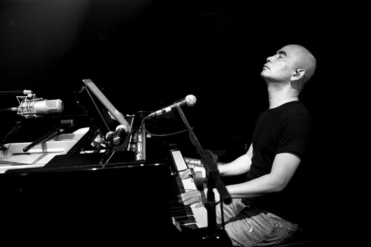 Nhạc sĩ Đức Trí sẽ xuất hiện trình diễn đêm nhạc tại Nhà hát Opera House Đà Lạt. Nhạc sĩ Đức Trí sẽ xuất hiện trình diễn đêm nhạc tại Nhà hát Opera House Đà Lạt.