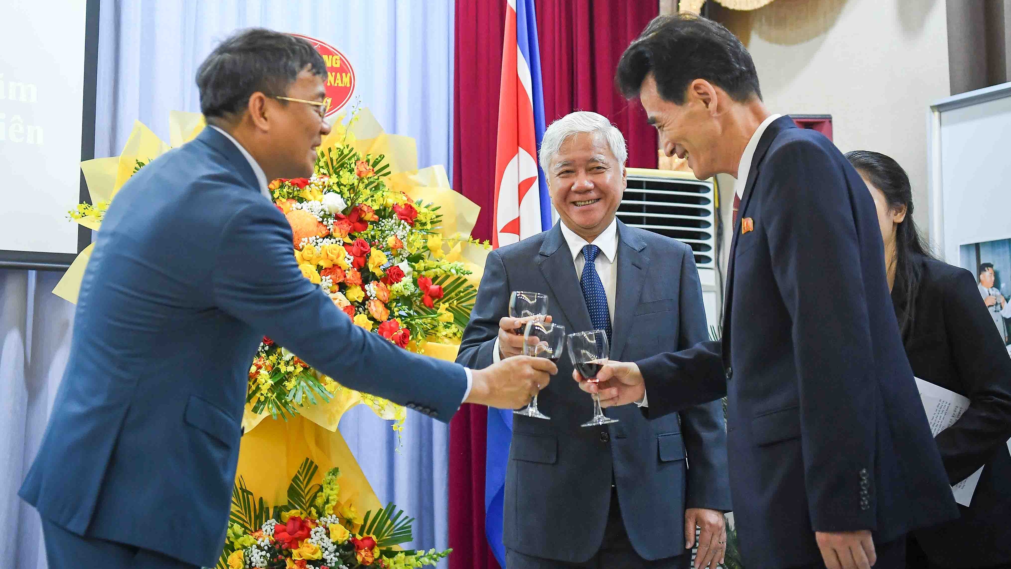 viet nam trieu tien duy tri truyen thong tot dep tuong tro giup do lan nhau